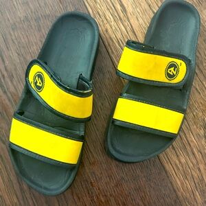 Y2K‎ sandals
